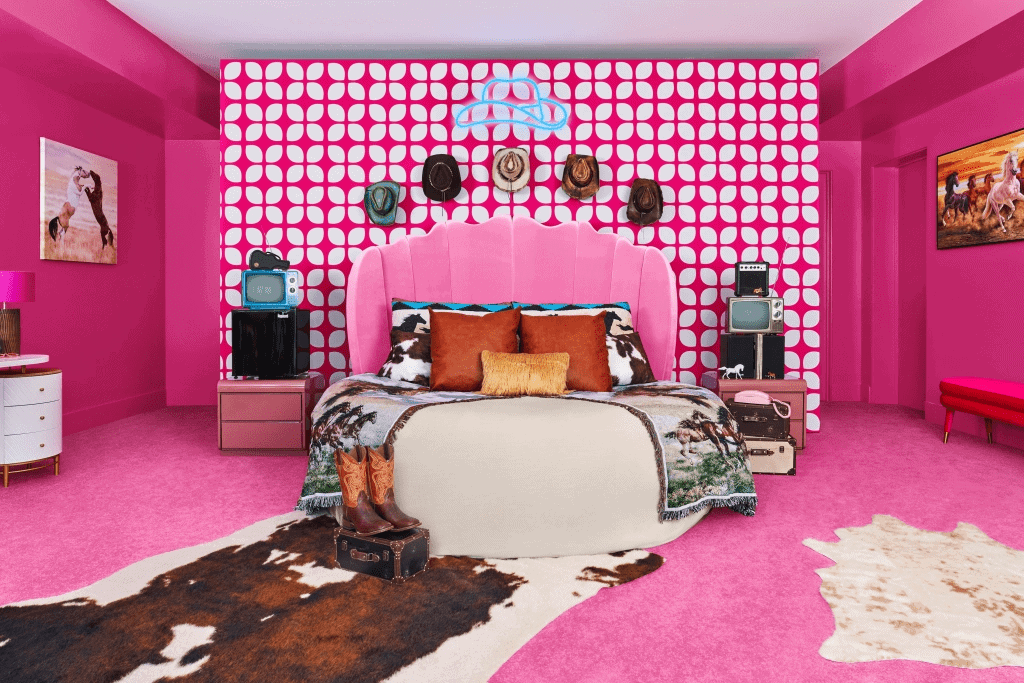 02-Kens-DreamHouse-Airbnb-Bedroom-Credit-Joyce-Lee O que a casa da Barbie nos ensina sobre projetos com personalidade?